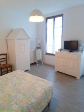 vieux-Cognac, chambre avec sa salle de bain privative